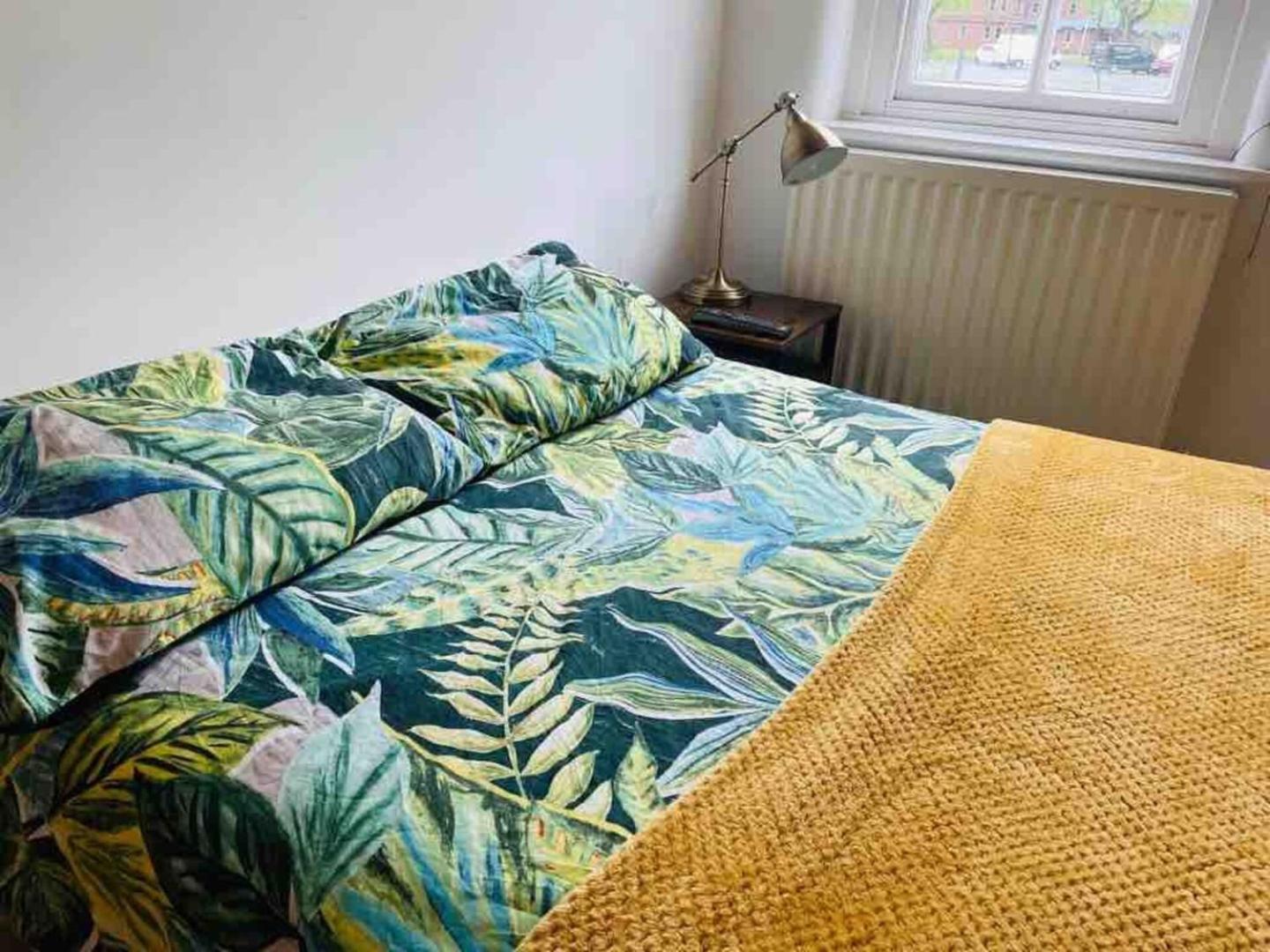 2 Bed Self Contained Apartment Wrexham Extérieur photo